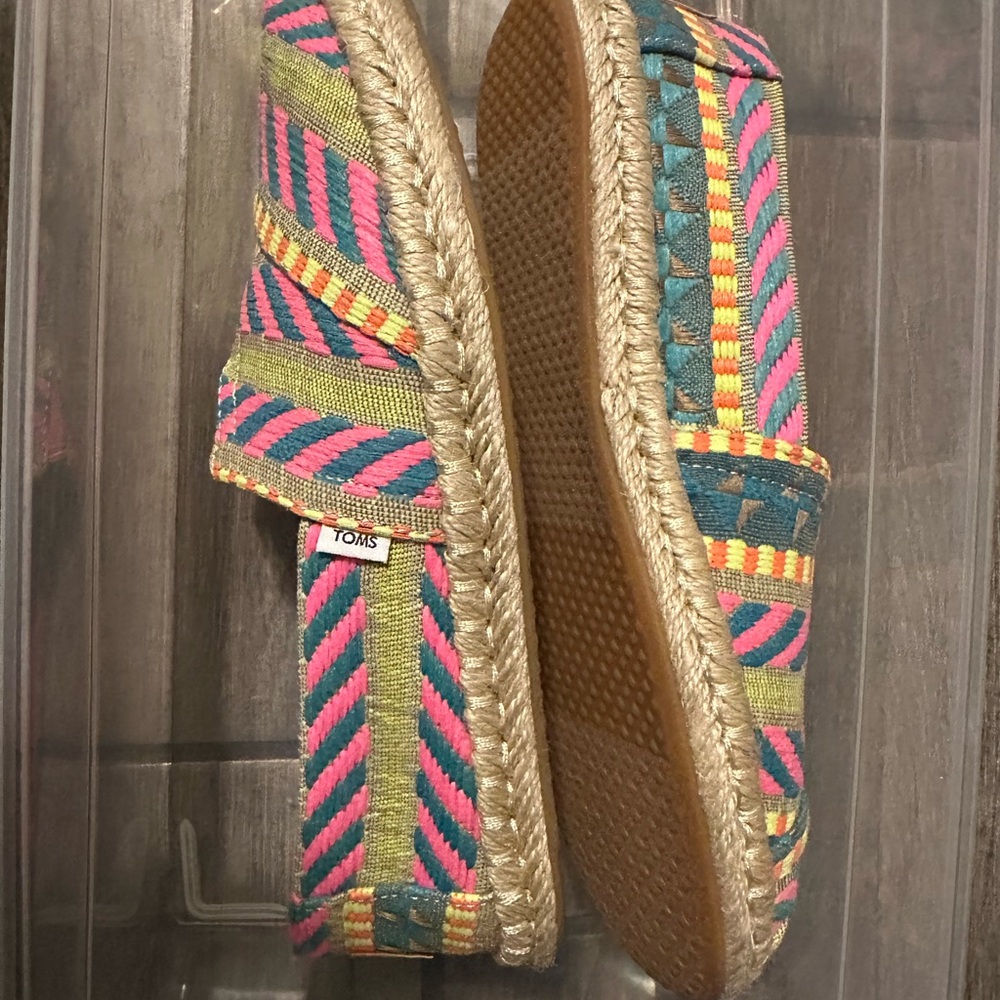 Toms Multicolor Patterned Espadrilles - Picture 5 of 6